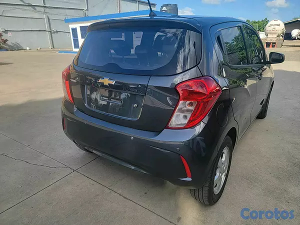 carros - chevolet spark 2019 4