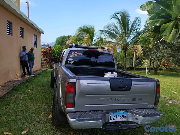 jeepetas y camionetas - Nissan Frontier 2004, como la ve en la foto.
 3