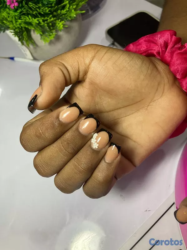 servicios profesionales - hago uñas acrílicas a domicilio pedicura manicura  5