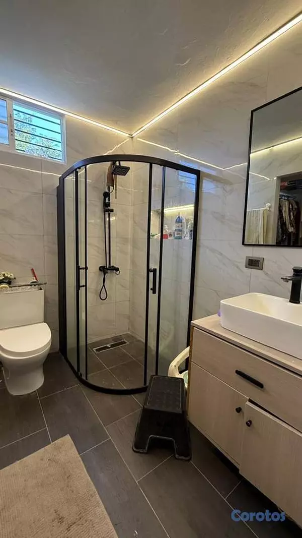 casas - Casa de 3 habitaciones 2 baños en venta en Ensanch 2