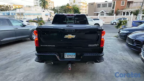 jeepetas y camionetas - CHEVROLET SILVERADO HIGH COUNTRY DURAMAX 3
