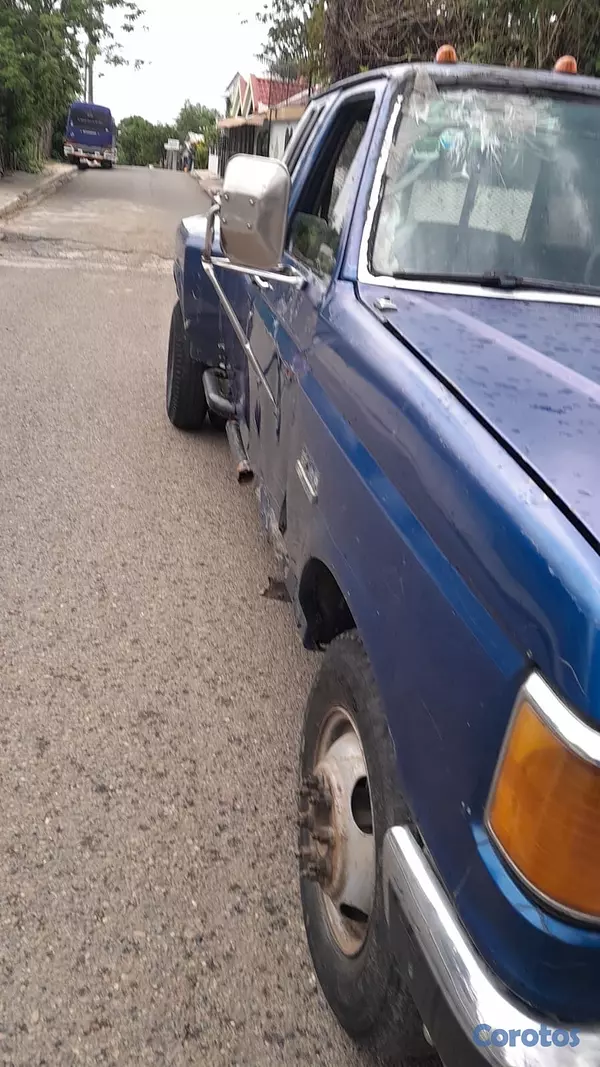 jeepetas y camionetas - Ford 350 año 1990 en buen estado 2