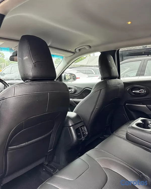 jeepetas y camionetas - Jeep Cherokee Latitude 2019 8