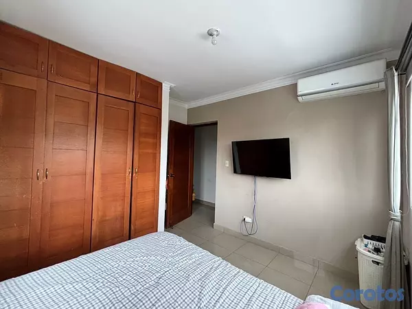 apartamentos - vendo oportunidad alma Rosa primera tres habitaciones dos baños dos parqueos  4