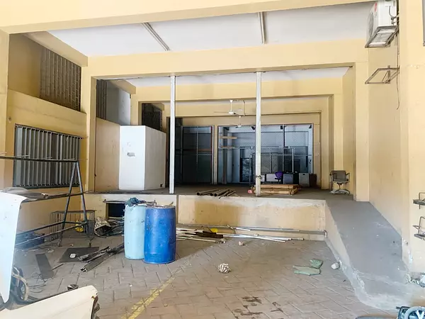 oficinas y locales comerciales - Local amplio y céntrico  9