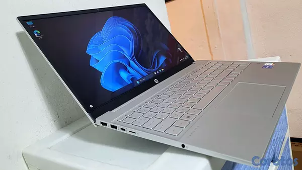 computadoras y laptops - laptop hp Touch 16 Pulg Core i7 11th Gen Ram 16gb Disco 512gb Solido hdmi 2
