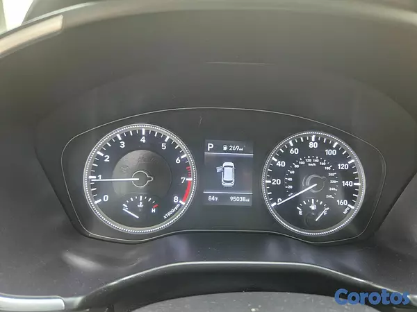 jeepetas y camionetas - Hyundai Santa Fe 2019 Blanca 7