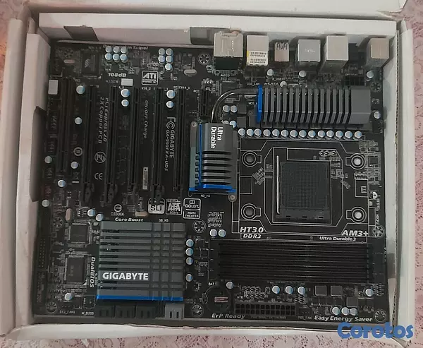 computadoras y laptops - Motheboard (Placa Base) Gigabyte GA-990FXA-UD5 3