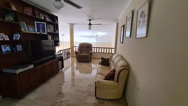casas - Casa de 962 mts 2 Niveles en Urbanización Los Rios.  6