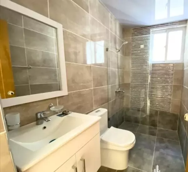 apartamentos - ALQUILO FINAMENTE AMUEBLADO CON LINEA BLANCA

Ubicado en la Zona Universitaria,  6