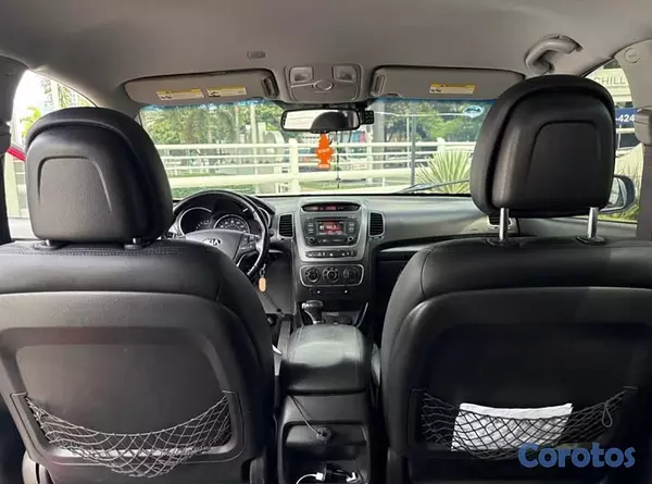jeepetas y camionetas - Kia Sorento 2014 Negociable 4