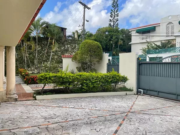 casas - Vendo casa en  Arroyo Hondo lll 2