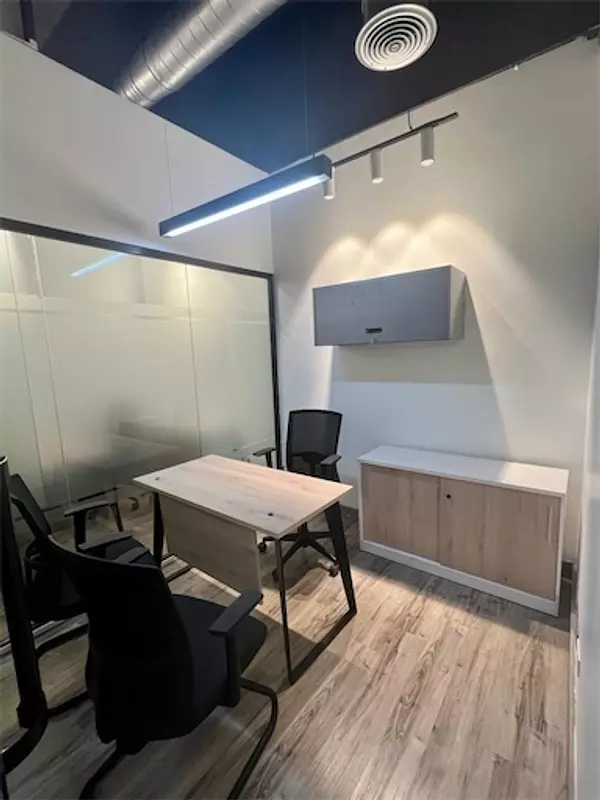 oficinas y locales comerciales - Local amueblado en el millon 9