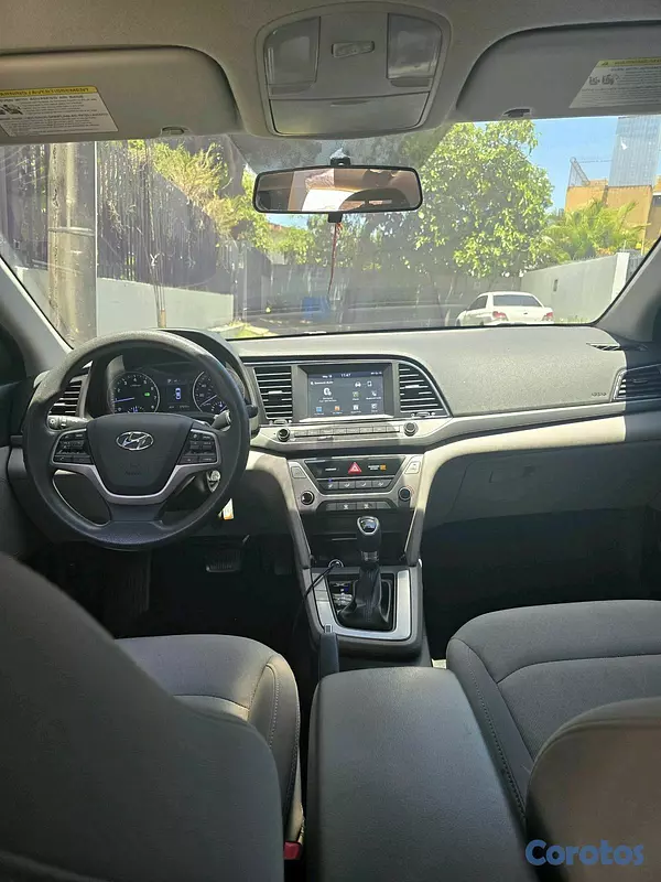 carros - Hyundai Elantra SEL 2.0 gasolina
 3