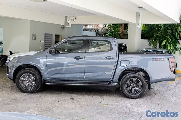 jeepetas y camionetas - Isuzu DMAX 2026 4