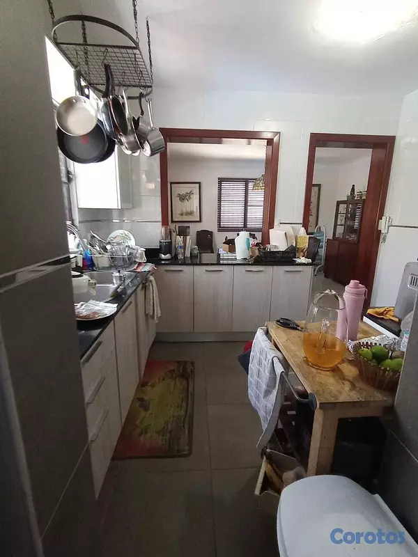 apartamentos - Se vende apt. en Urb. Paraiso, entre av. Churchill 7