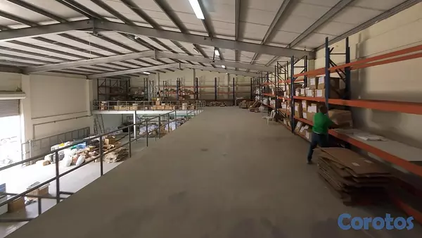 otros inmuebles - Nave industrial en venta con 16 parqueos y oficinas administrativas 4