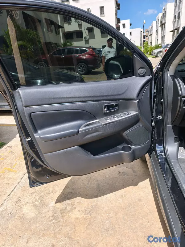 jeepetas y camionetas - Mitsubishi Outlander en muy excelente condiciones 8