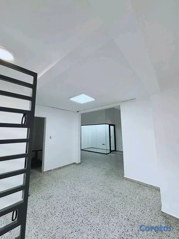 casas - 🛑Alquiler de Casa Comercial en Los Prados  8