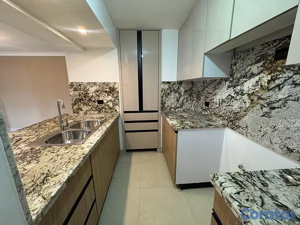 apartamentos - Apartamento en alquiler de 2habitaciones en Av Sarasota recién remodelado  3