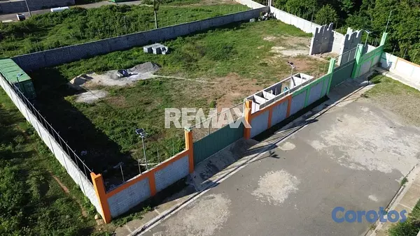 solares y terrenos - Terreno en PALAVÉ SANTO DOMINGO OESTE 2