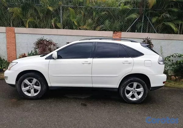 jeepetas y camionetas - 🚗 ¡Oportunidad! Toyota Lexus RX 330 2004 – Lujo, confiabilidad 2