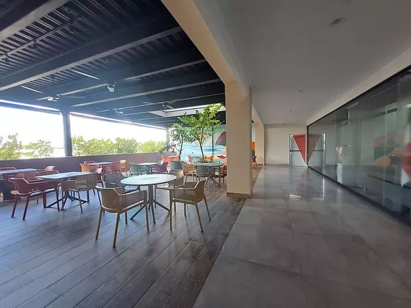oficinas y locales comerciales - Alquilo Local  4to piso 50 mts en los prados  6