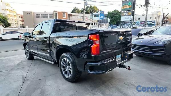 jeepetas y camionetas - CHEVROLET SILVERADO HIGH COUNTRY DURAMAX 4