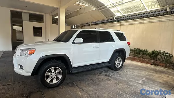 jeepetas y camionetas - Toyota 4runner SR5 2013 6