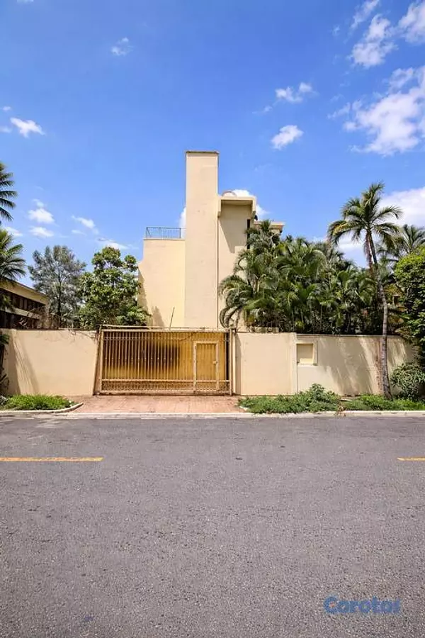 casas - Casa comercial de 320m2 en alquiler en Bella Vista 2