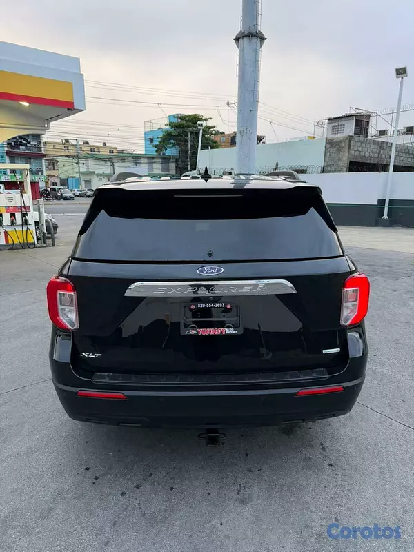 jeepetas y camionetas - Ford Explorer 2021 XLT RWD 5