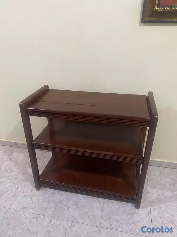 muebles y colchones - Repisa en Caoba en buena condición  3
