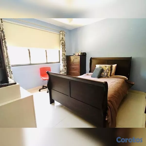 apartamentos - vendo Evaristo Morales tercer nivel tres habitaciones dos baños dos parqueos  5