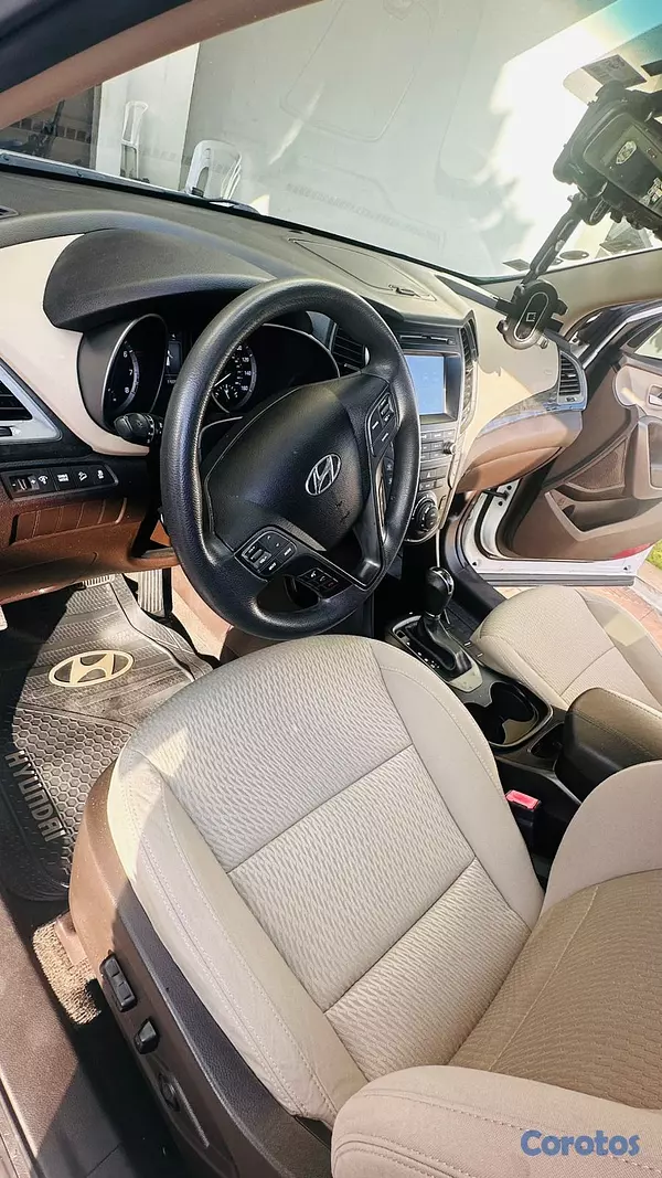 jeepetas y camionetas - HYUNDAI SANTA FE 2017 10
