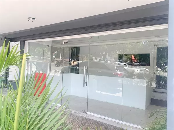 oficinas y locales comerciales - Local comercial en primer nivel  5