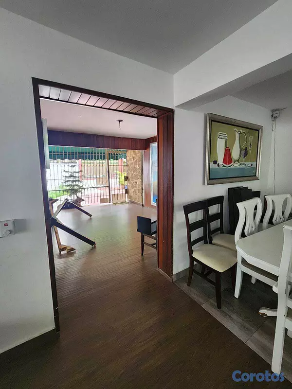 casas - Vendo casa en Avenida Independencia  8