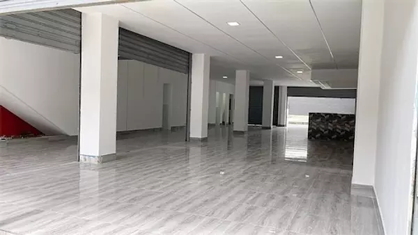 oficinas y locales comerciales - Local amplio de 500 metros en la fe 6