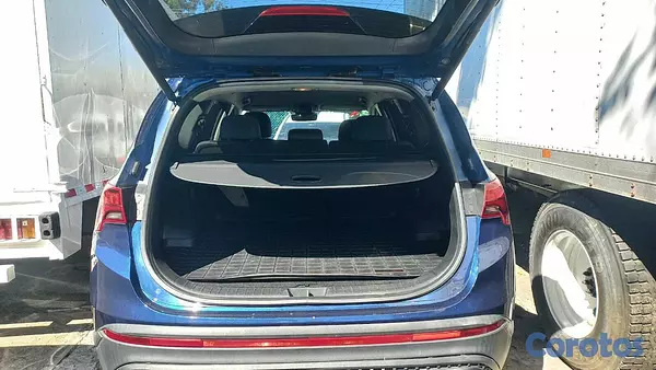 jeepetas y camionetas - Hyundai Santa Fe año 2022 Azul Casi NUEVA 14