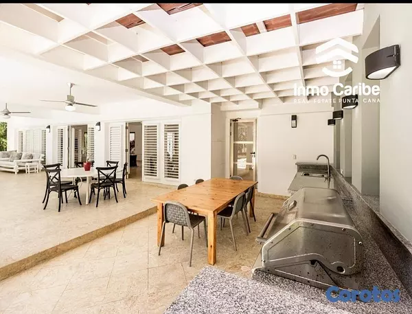 casas vacacionales y villas - Preciosa Villa Vista Al Golf De 4Habitaciones Y Acceso A Playa Privada  2