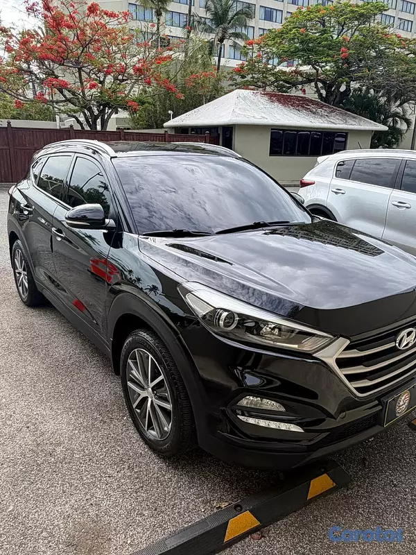 jeepetas y camionetas - Hyundai Tucso en excelentes condiciones 4