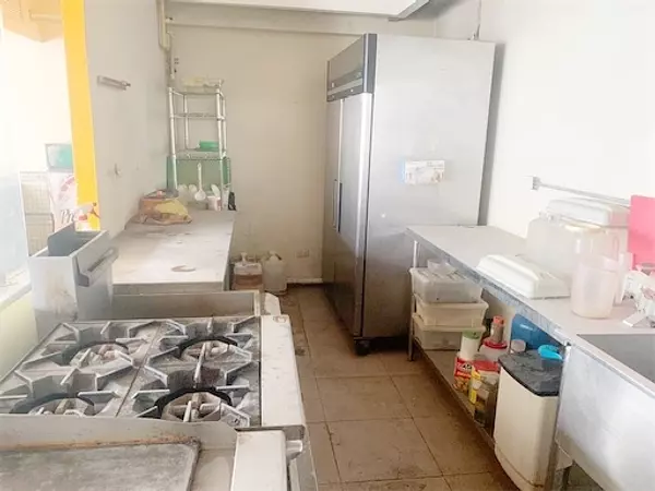 oficinas y locales comerciales - Local en Piantini céntrico  2