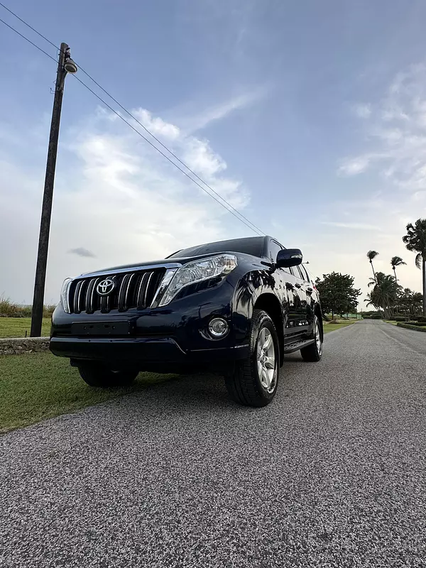 jeepetas y camionetas - Toyota land cruicer prado txl 2015 9