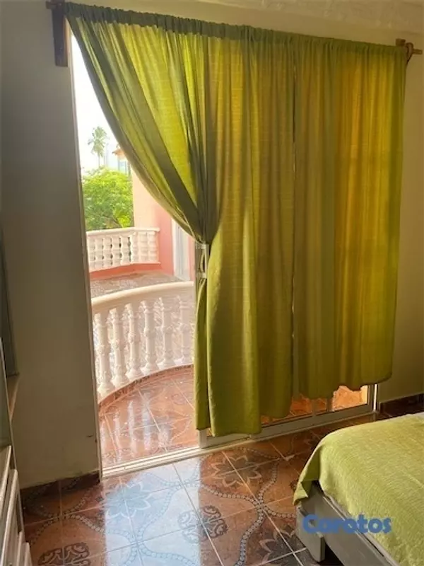 casas vacacionales y villas - Venta de hotel con 10 habitaciones en Juan dolio con piscina cerca de la playa  9