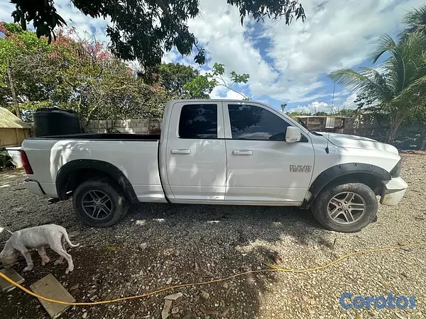 jeepetas y camionetas - Camioneta Doge usada con un costo de 14,000 US. 2
