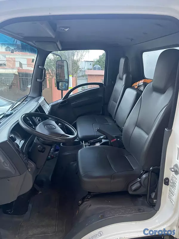 camiones y vehiculos pesados - Isuzu NPR 2014 18 pies  4