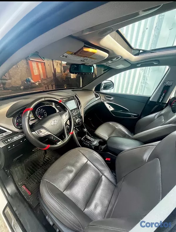 jeepetas y camionetas - Hyundai Santa  limited 2024 9