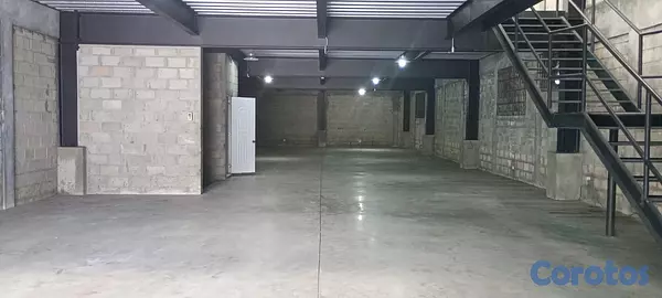 otros inmuebles - Alquilo Nave en Ensanche la fe 8