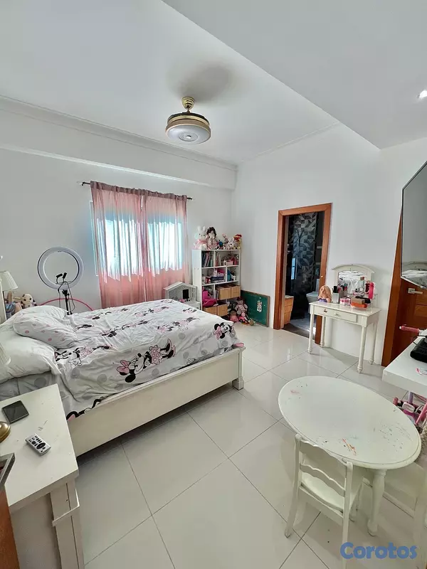 apartamentos - vendo Ph bella gusta 4 habitaciones con su baño dos medio baño visita 3 parqueo 11