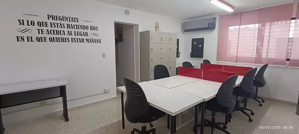 oficinas y locales comerciales - Vendo oficina totalmente amueblada en Piantini 7