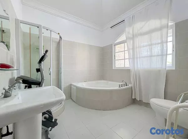 casas vacacionales y villas - Vendo Casa en residencial cerrado en 📍Juan Dolio 4